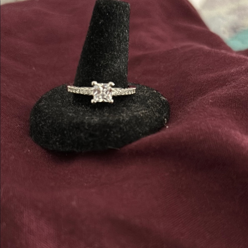 Elegant Silver Women's Ring
